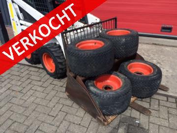 BOBCAT 443 Schranklader