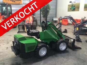 AVANT Multi Minishovel