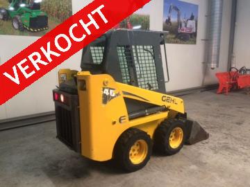 GEHL 1640 met 5 aanbouwdelen