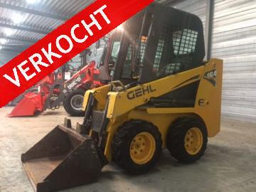 GEHL 1640 met 5 aanbouwdelen