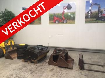 GEHL 1640 met 5 aanbouwdelen