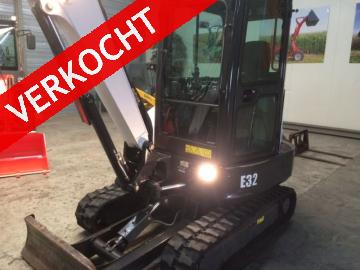 BOBCAT E32 Minigraver