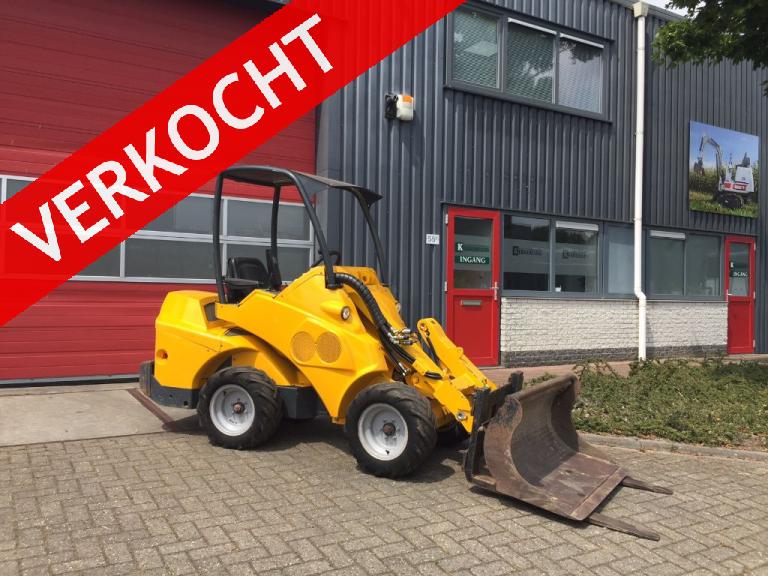 AVANT 528 minishovel