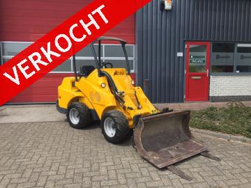 AVANT 528 minishovel