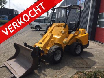 AVANT 528 minishovel