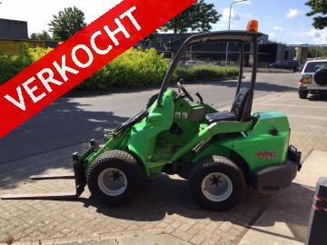 AVANT 528 minishovel