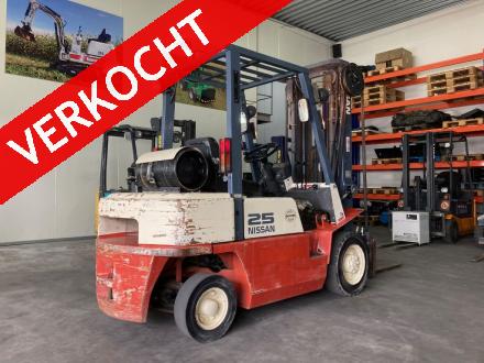 NISSAN UJ02A25U Heftruck LPG