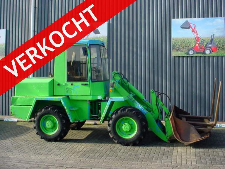 SCHAEFF ZL10B Shovel