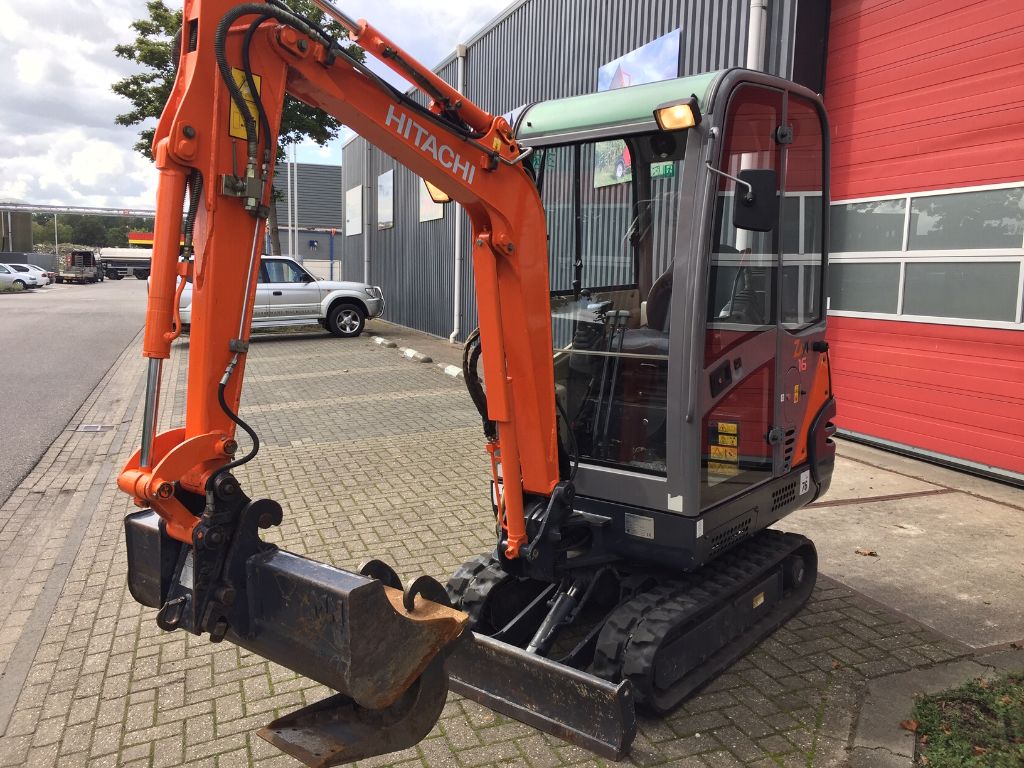 HITACHI ZX16