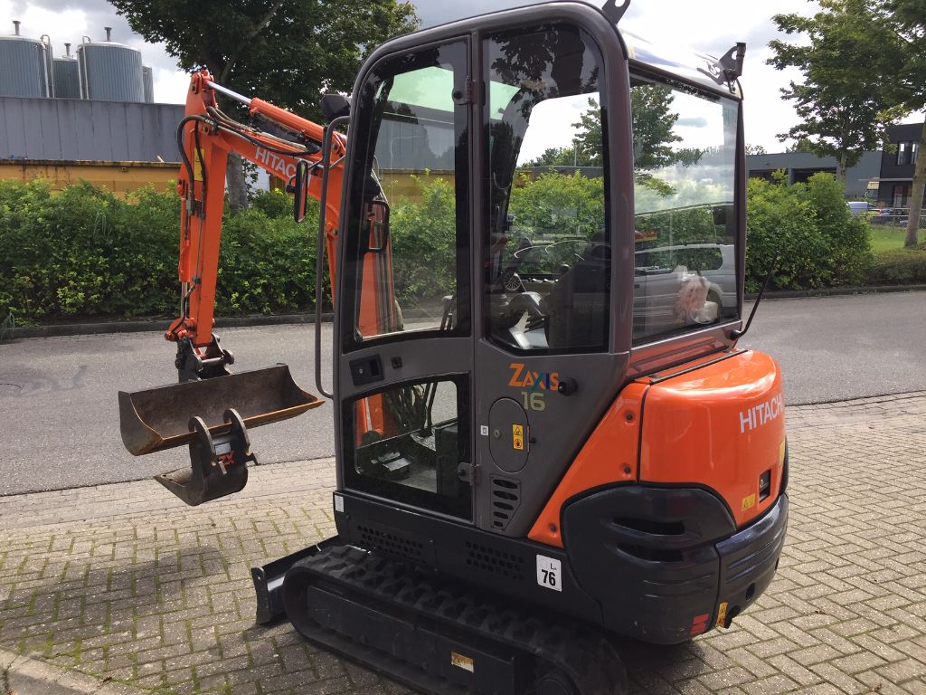 HITACHI ZX16